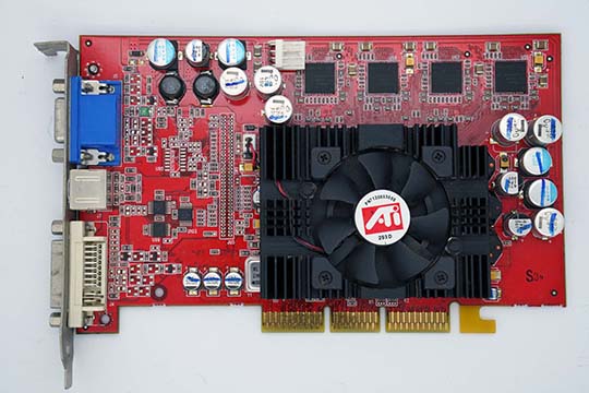 ATI Radeon 9800SE 128MB 显示卡（ATI Radeon 9800 SE芯片）